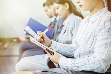 掌握求职必备技巧:简历制作、面试问题与实习机会全解析(图3) 掌握求职必备技巧:简历制作、面试问题与实习机会全解析(图3)